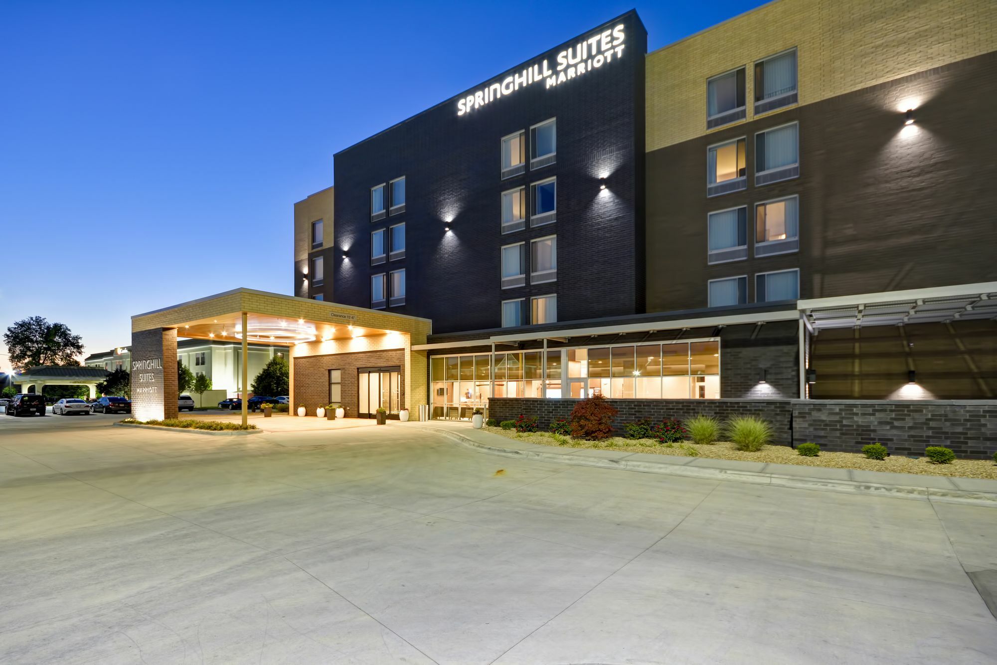 Springhill Suites By Marriott Cincinnati Blue Ash Exterior photo